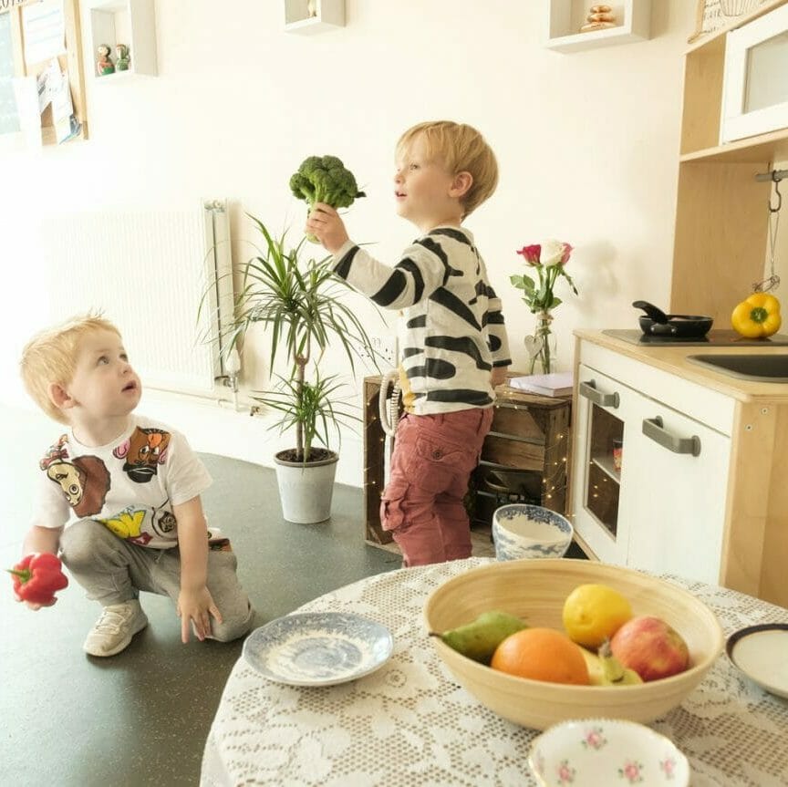 Let them Loose with Natural Materials